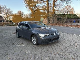 krockskadad bil auto Volkswagen Golf 8 TSI 110 PK CLIMA CAMERA CRUISE LED B.J 2023 2023/4