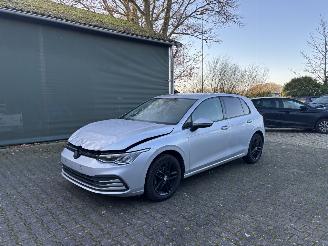 krockskadad bil auto Volkswagen Golf 8 TSI 110 PK NAVI CLIMA CAMERA LED B.J 05-2022 2022/5