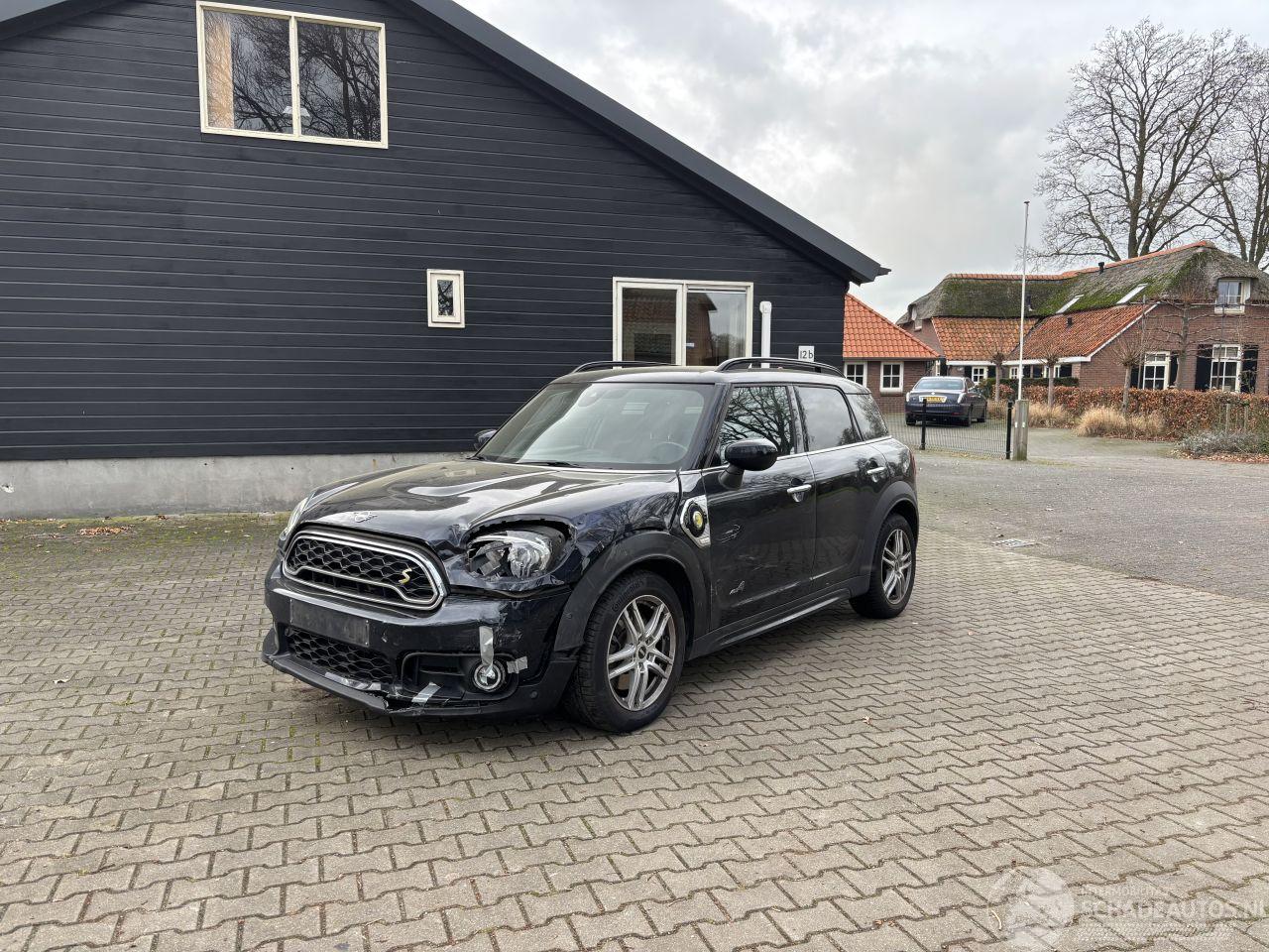 Mini Countryman HYBRIDE PLUG IN SE 4AWD AUTOMAAT NAVI CLIMA LEER LED PDC B.J 2019
