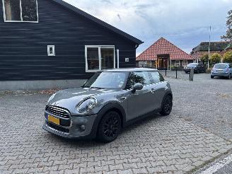 skadebil auto Mini One 1.5 EDITION CLIMA ABS B.J 2018 Lichte schade 2018/11