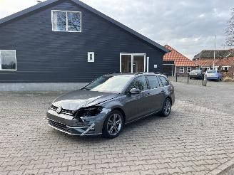 škoda osobní automobily Volkswagen Golf VARIANT TSI NAVI CLIMA CAMERA B.J 2020 Lichte schade 2020/1