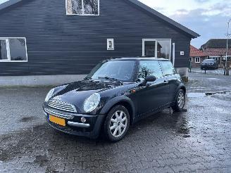 skadebil auto Mini One 1.6 EDITION PANO AIRCO B.J 2003 geen schade APK t/m Maart 2027 !!!! 2003/5