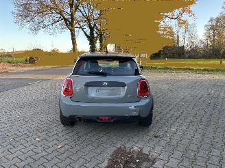 Mini One 1.5 EDITION SPORT CLIMA ABS PDC B.J 11-2018 SCHROEFSCHADE picture 6