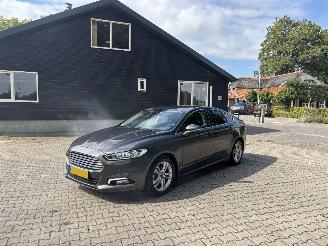 skadebil auto Ford Mondeo 1.5 AUTOMAAT NAVI CLIMA LED TREKHAAK B.J 2018 MOTORSCHADE MOTOR LOOPT 2018/10