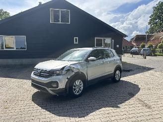 Schadeauto Volkswagen T-Cross AUTOMAAT 110 PK NAVI CLIMA CAMERA VIRT DASH B.J 09-2023 2023/9