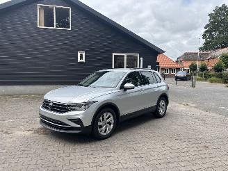 škoda osobní automobily Volkswagen Tiguan TIGUAN AUTOMAAT 150 PK NAVI CLIMA CAMERA VIR DASHBOARD LED TREKHAAK B.J 2024 2024/1