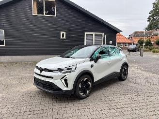 Unfallwagen Renault Captur 6 E TECH HYBRIDE AUTOMAAT NAVI CLIMA CAMERA B.J 10-2025 NEW MODEL 2025/10