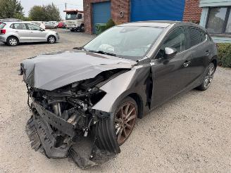 uszkodzony samochody osobowe Mazda 3 BLACK LIMITED 2017/2