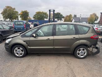 Ford S-Max  picture 18