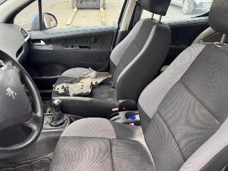 Peugeot 207  picture 17