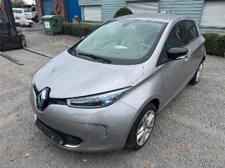 Vaurioauto  passenger cars Renault Zoé  2016/12