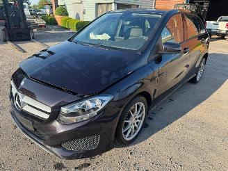 krockskadad bil auto Mercedes B-klasse  2015/5