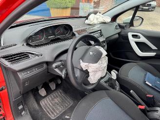 Peugeot 208  picture 18