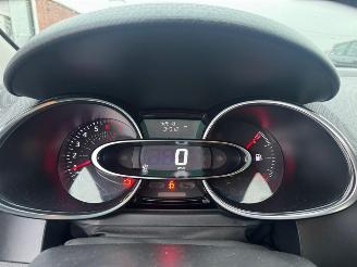 Renault Clio  picture 15