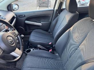 Mazda 2  picture 16
