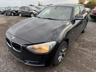 krockskadad bil auto BMW 1-serie  2013/10