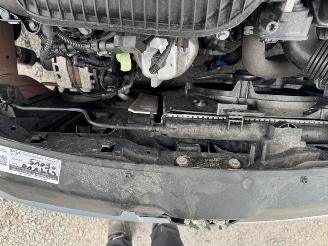 Peugeot 208  picture 15