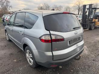 Ford S-Max  picture 7