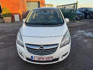 Schadeauto Opel Meriva B 2014/3