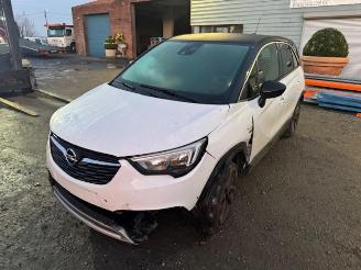 damaged passenger cars Opel Crossland  2019/6