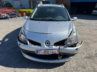 Unfallwagen Renault Clio III GRANDTOUR EXCEPTION 2009/2