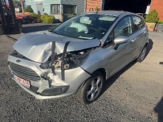 krockskadad bil auto Ford Fiesta TREND 2013/10