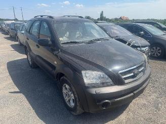 damaged passenger cars Kia Sorento  2004/10