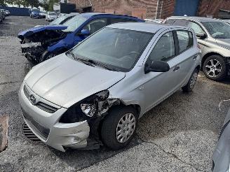 damaged passenger cars Hyundai I-20 COMFORT 2011/10