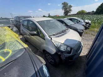 damaged passenger cars Kia Venga  2010/7