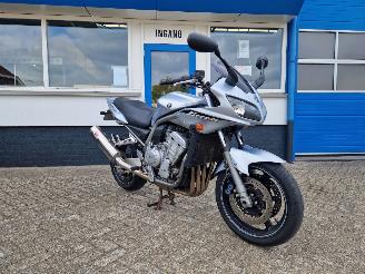 krockskadad bil motor Yamaha  FAZER 1000 FZS 2001/8