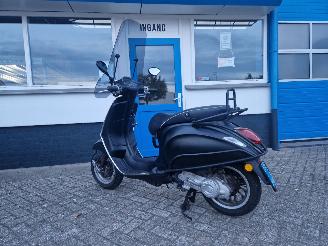 Vespa  SPRINT 25KM picture 8