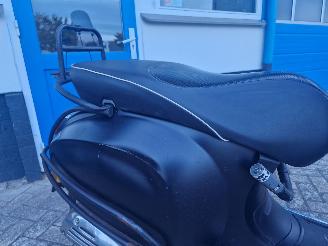 Vespa  SPRINT 25KM picture 6