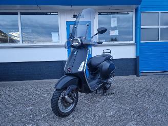 Vespa  SPRINT 25KM picture 13