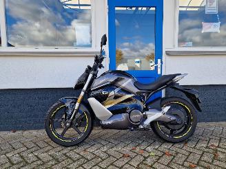 Super Soco  TSX STREETHUNTER picture 8