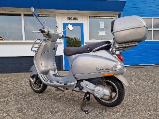 Vespa  LX 4T 4V TOURING picture 10
