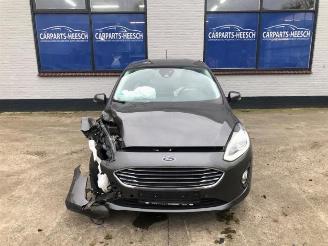 Salvage car Ford Fiesta Fiesta 7, Hatchback, 2017 1.0 EcoBoost 12V 125 2018/5