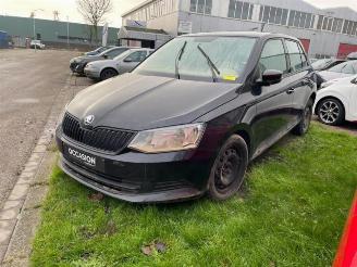 Uttjänta bilar auto Skoda Fabia Fabia III (NJ3), Hatchback 5-drs, 2014 / 2021 1.0 12V 2018