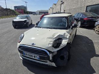 krockskadad bil auto Mini One  2015/5
