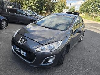 krockskadad bil auto Peugeot 308  2013/1