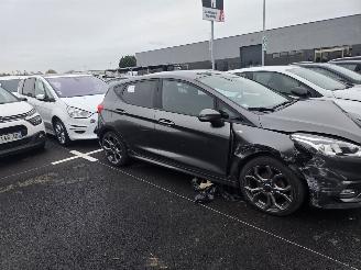 krockskadad bil auto Ford Fiesta st line 2019/11