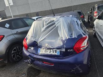 Peugeot 208  picture 5