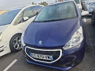 Peugeot 208  picture 8