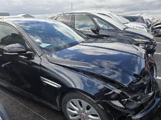 skadebil auto Jaguar XE 2.0D 2016/3