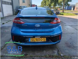 Salvage car Hyundai Ioniq Ioniq, Liftback, 2016 / 2022 1.6 GDI 16V Hybrid 2018/5