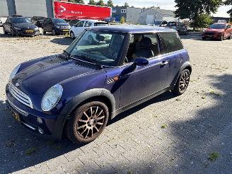 Mini Cooper 1.6 16V Cooper Hatchback  Benzine 1.598cc 85kW (116pk) FWD picture 2