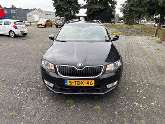 uszkodzony samochody osobowe Skoda Octavia Octavia Combi (5EAC) Combi 5-drs 2012 / 2020 2014/4