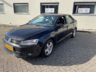 Damaged car Volkswagen Jetta 1.2 TSI Sedan 4Dr Benzine 1.197cc 77kW (105pk) FWD 2011/4