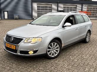 Schadeauto Volkswagen Passat 2.0 TDI 16V 140 Combi/o  Diesel 1.968cc 103kW (140pk) FWD 2008-01/2010-11 (3C5) CBAB 2008/7