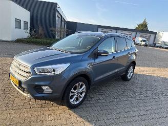damaged passenger cars Ford Kuga 1.5 EcoBoost 16V 150 SUV  Benzine 1.499cc 110kW (150pk) FWD 2018/8