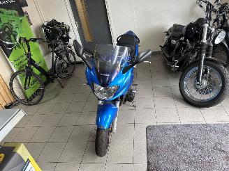 Kawasaki ZR - 7  picture 4